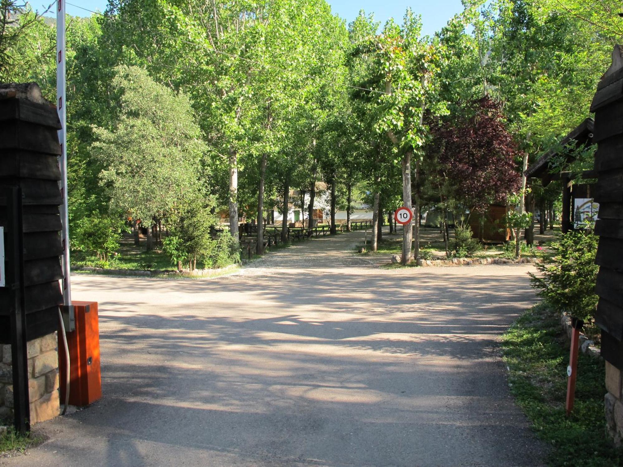 Camping Rural Llanos De Arance Coto Rios Exteriér fotografie